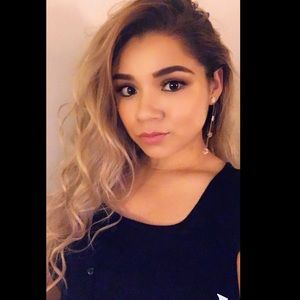 Meet your Posher, Karina